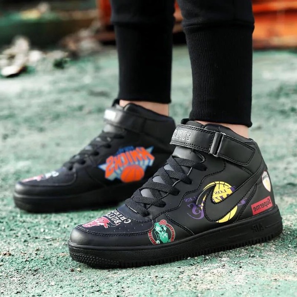 Nike - Picture 2 of 5